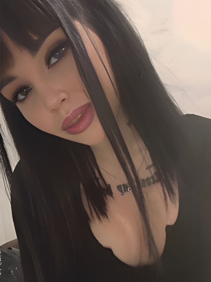 Богдана привлекательная девушка из Воткинска цена от 2500 руб