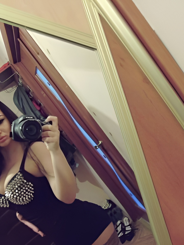 Дарина привлекательная девушка из Воткинска цена от 1500 руб