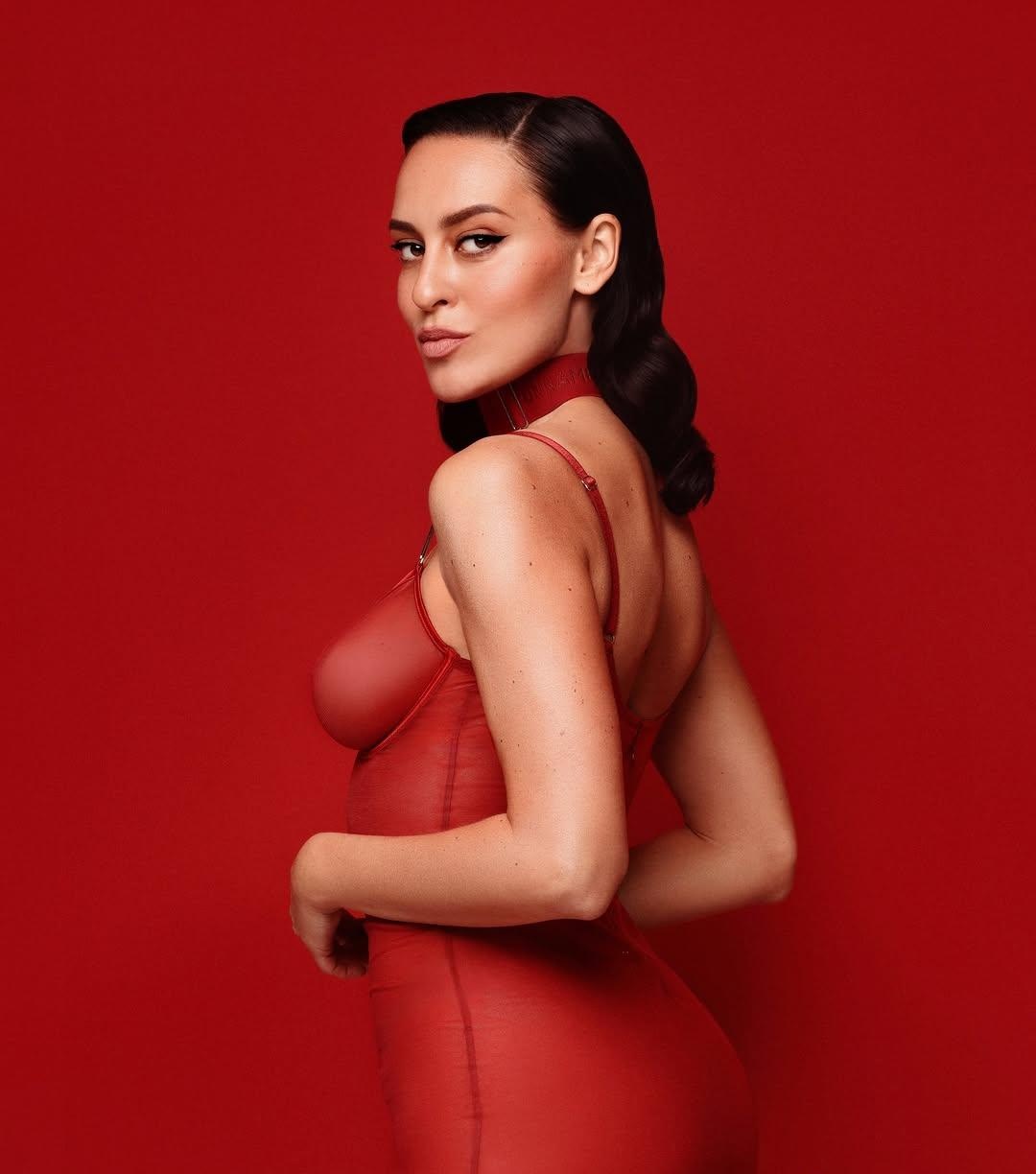 Дарина привлекательная девушка из Воткинска цена от 8000 руб