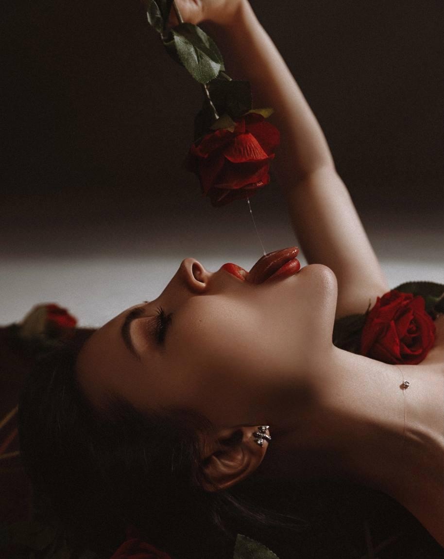 Варечка привлекательная девушка из Воткинска цена от 7000 руб